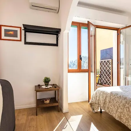 Bed & Breakfast Tauromenion 3*