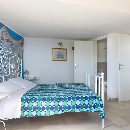 Tauromenion Bed & Breakfast 4*