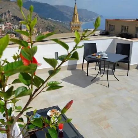 Tauromenion Bed & Breakfast 4*