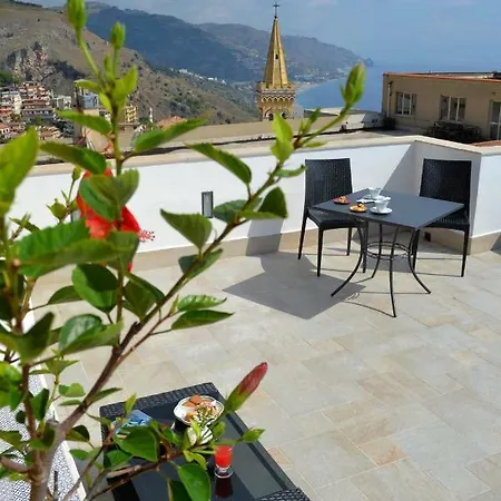 Tauromenion Bed & Breakfast 4*